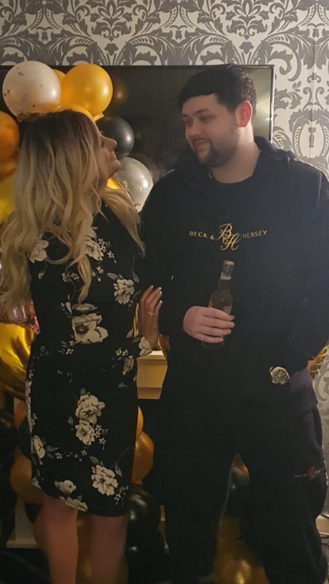 julesfhunt's tweet photo. Mum &amp; Son moment on his 30th birthday ❤️ https://t.co/J82UdzNSFD