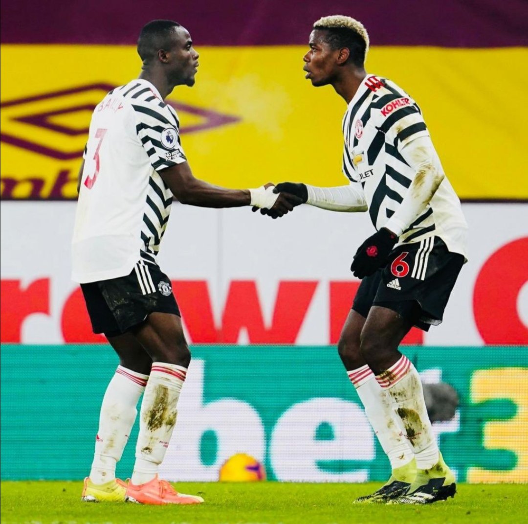 Eric Bailly! (A thread - Bailly's qualities - displayed in recent games)1 - Bailly is being closed down but is looking forward. 2 - Bailly breaks the lines with a fantastic pass.3 - Two Burnley players taken out with one pass, United on the attack.Fantastic!  #MUFC