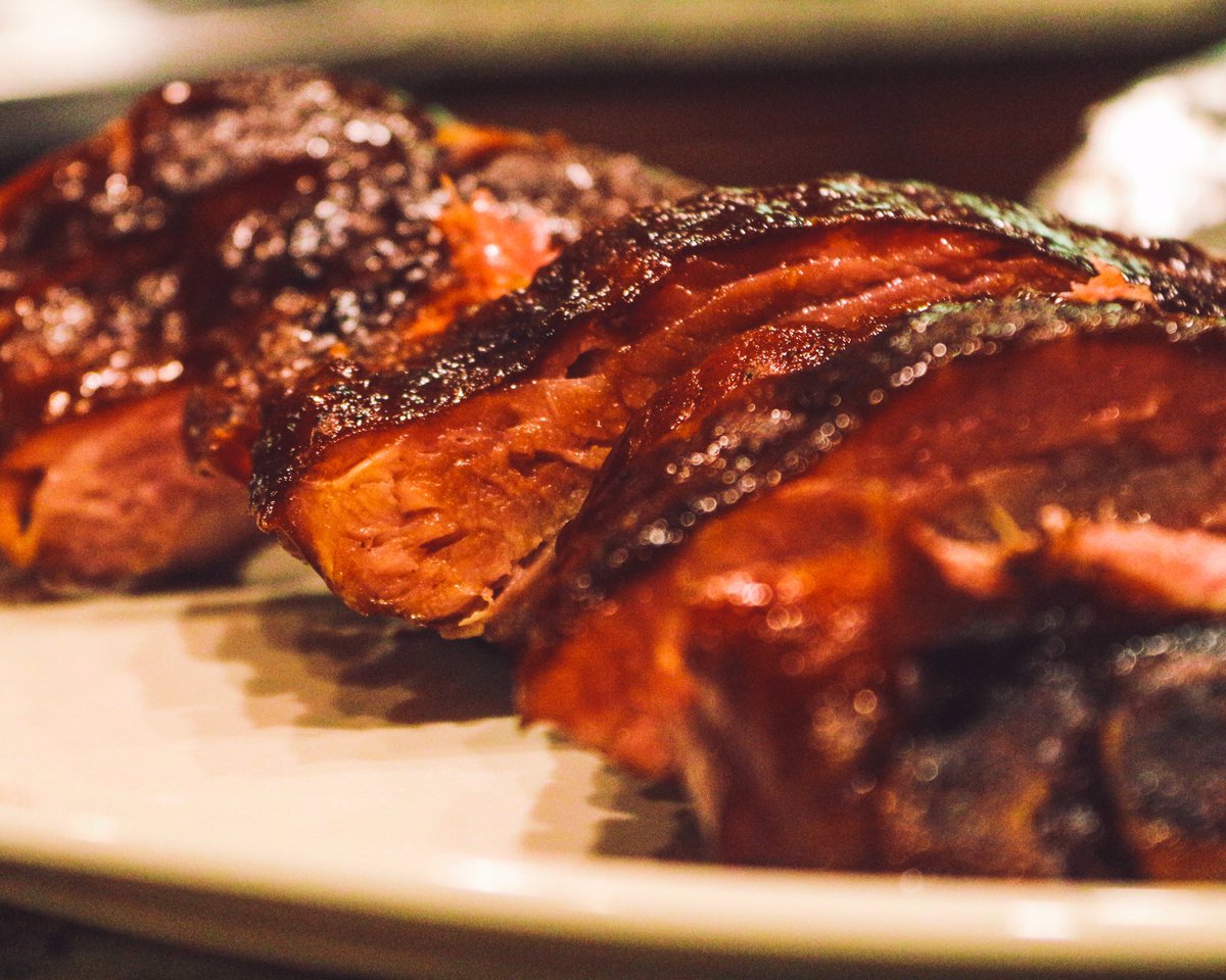 TandSShow's tweet photo. Because.... ribs. That’s all. Just.... RIBS!!!!
#kulinarykhaos #traegernation #chupacabrarub #ribnoxious #BBQ #traeger #smokeitall #420eats https://t.co/eJjkyqDKie