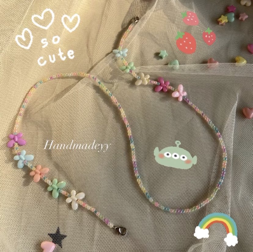 handmadeyy's tweet photo. สายคล้องหน้ากากอนามัยเส้นละ 100 บาท💗💗 รวมส่งลทบ.
#สายคล้องแมสลูกปัด #สายคล้องแมส #โควิดระบาด #โควิด19วันนี้ https://t.co/X0GkquYTWl