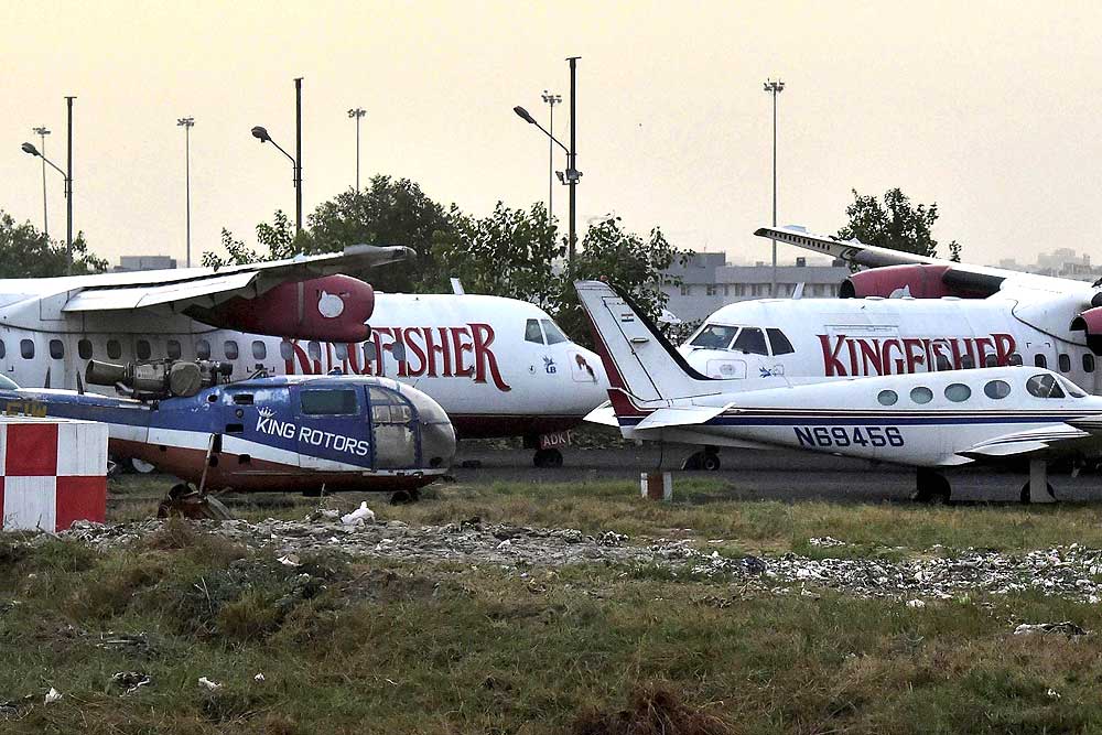 A scrapped aircraft is always sad for  #AvGeek , leaving it to rot is worse. Look at the Kingfisher aircraft lying in Indian airportsTill last week, India had no legal provision to export an aircraft in knocked down state, losing opportunity of a vibrant after parts market