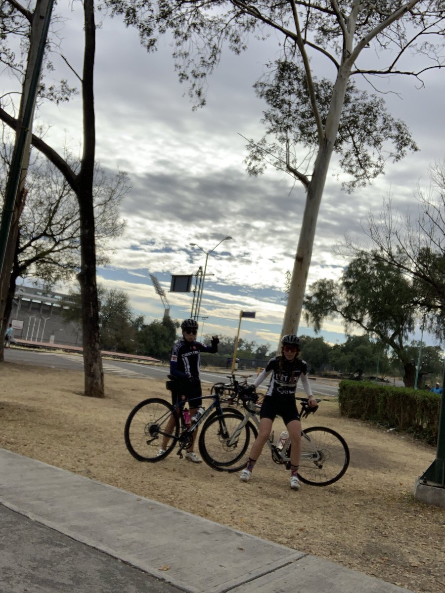 kalopez8a's tweet photo. Domingo sin bajón 🚲 estuvo deli la rodada de hoy https://t.co/bGchbjmPqN