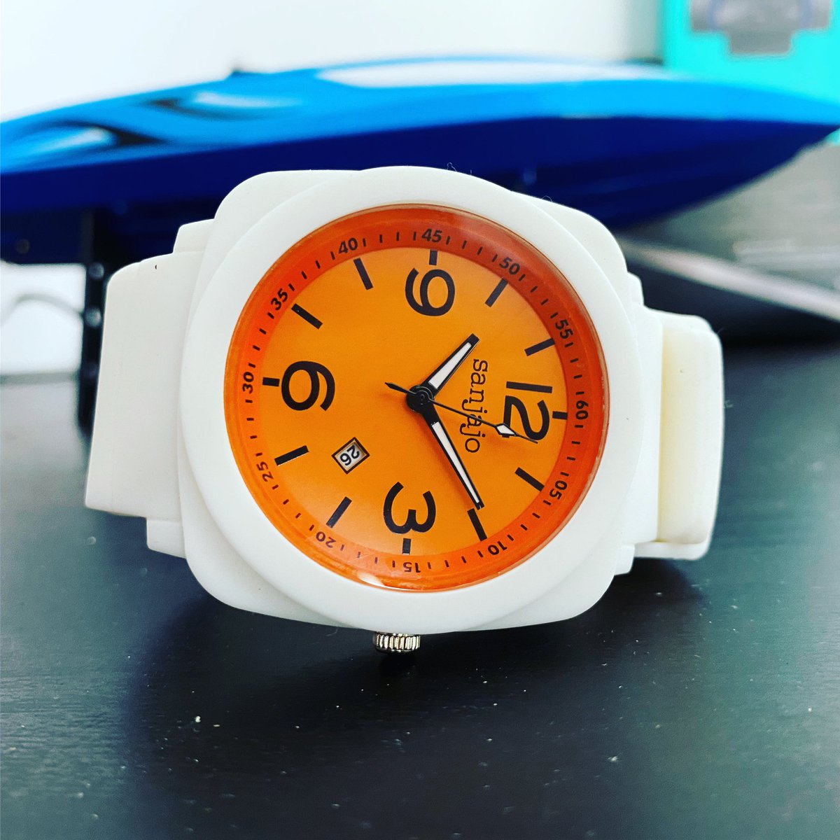 Orange and White to match your style
#sanjajo #fashion #colorful #casual #colors #fashionblogger #fashionstyle #casualstyle #casualwear #watch #watches #fashionwear #wristwatch #sport #sportswear #sports