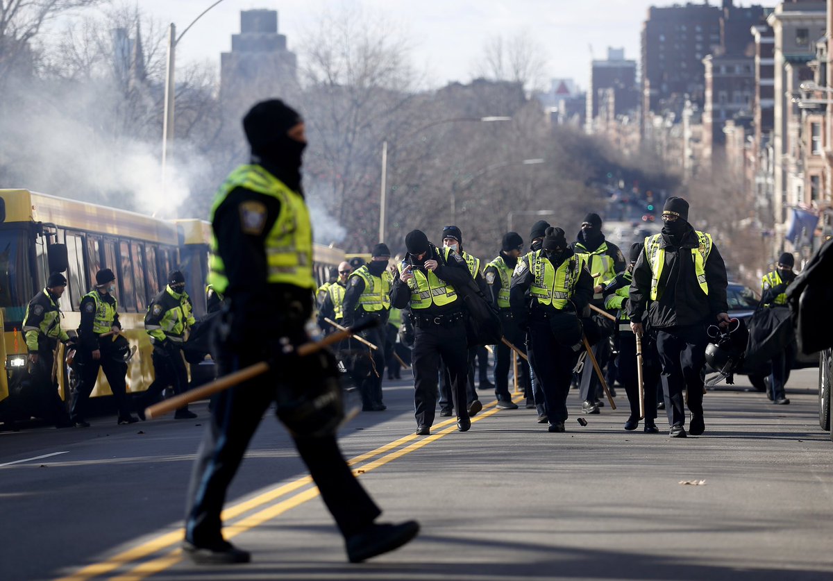 jrinaldi5's tweet image. A show of force in Boston as hundreds of BPD officers arrive to secure the Massachusetts State House ahead of concerns of protests. @BostonGlobe