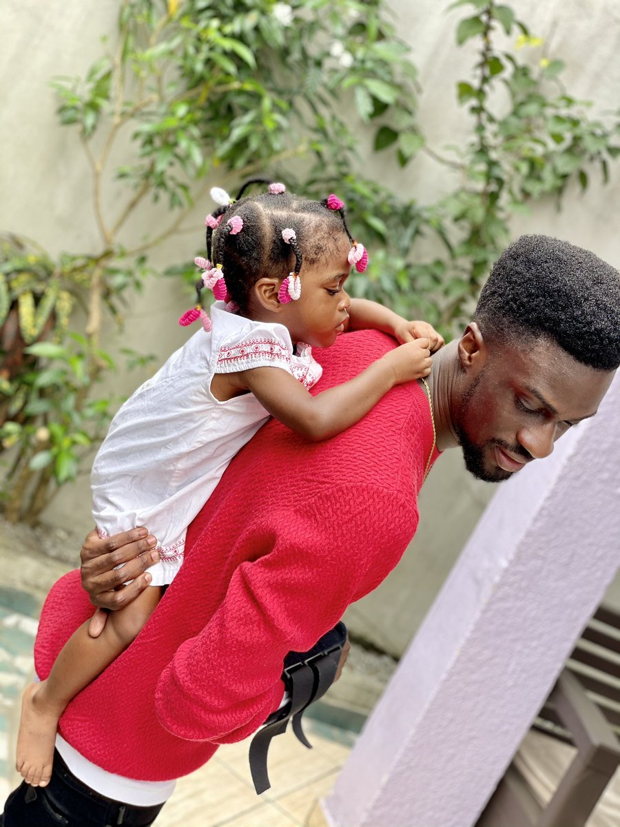 suspect_95's tweet image. Merci infiniment pour votre soutien à travers vos mots , vos appels et vos visites qui m’aident à affronter ma nouvelle vie avec le rôle à la fois de Papa et de Maman pour ma princesse.
Merci beaucoup à tous, que DIEU vous bénisse et qu’il se souvienne de vous. SYNDICAT TOUJOURS