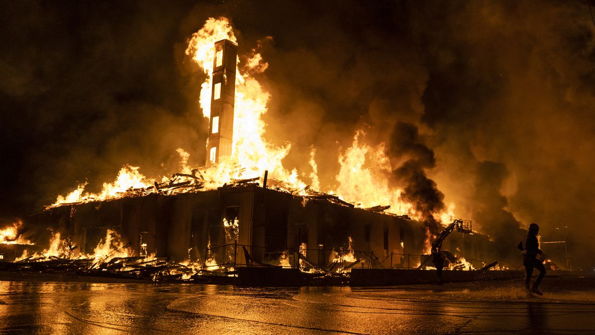 michaeljknowles's tweet photo. Wow, these photos from inside the Capitol Siege sure are scary. Republicans are terrorists and insurrectionists! https://t.co/EeoTEXHgxR