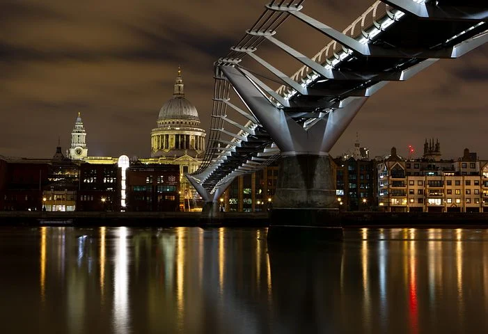 TimePartyUK's tweet photo. TIME would go beyond current banking reform policy by radically correcting fractional reserve banking anomalies in the mortgage market. Our party would establish an Industrial Development Bank, together with regional banks devoted to long-term lending. https://t.co/lDp5MIyqoP https://t.co/goM3BmbkvS