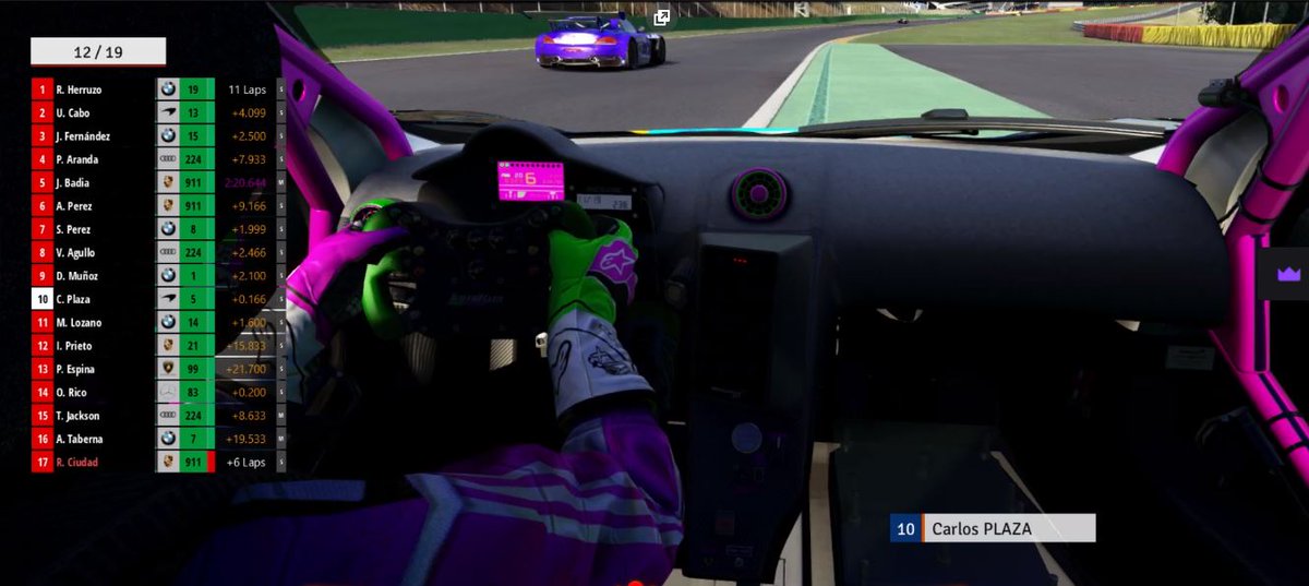 Legends_CLUB_'s tweet photo. Tenemos al Piloto @Tomikos_rcr  disputando una excelente carrera, en https://t.co/qlsaBODmXj ... de momento en una excelente P10.. animo!!! https://t.co/CXXrrq3DDO