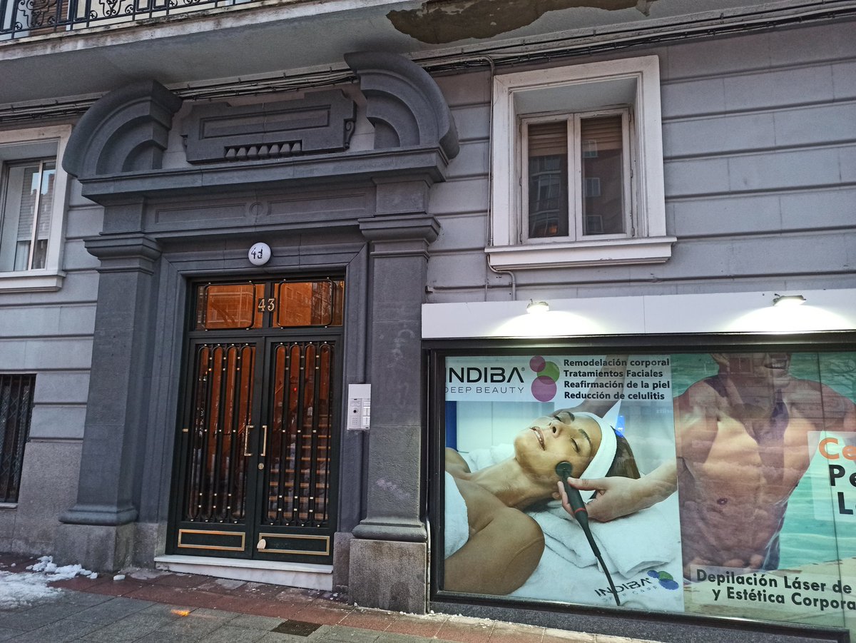 lf_pilar's tweet photo. Cornisa desprendida en Cea Bermúdez 43
@Lineamadrid https://t.co/mjlLfj9ZeP