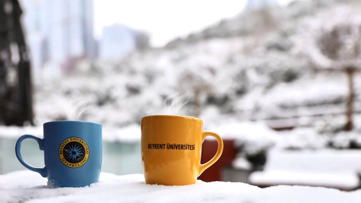 Ders çalışmaya, bi kahveyle bembeyaz Beykent molası. Finallerde başarılar Beykentli! Seni özledik... ❤️

#BeykentÜniversitesi #BeykentteKar #Kar