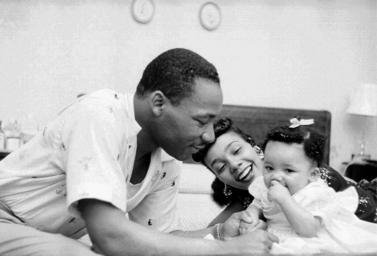AttorneyCrump's tweet photo. Such powerful historic images as we celebrate Dr. Martin Luther King’s life and legacy! May we never forget the leadership, integrity and wisdom Dr. King embodied! 🙏🏾
https://t.co/hhIJpRf5QW https://t.co/Y3vnMbdzlS