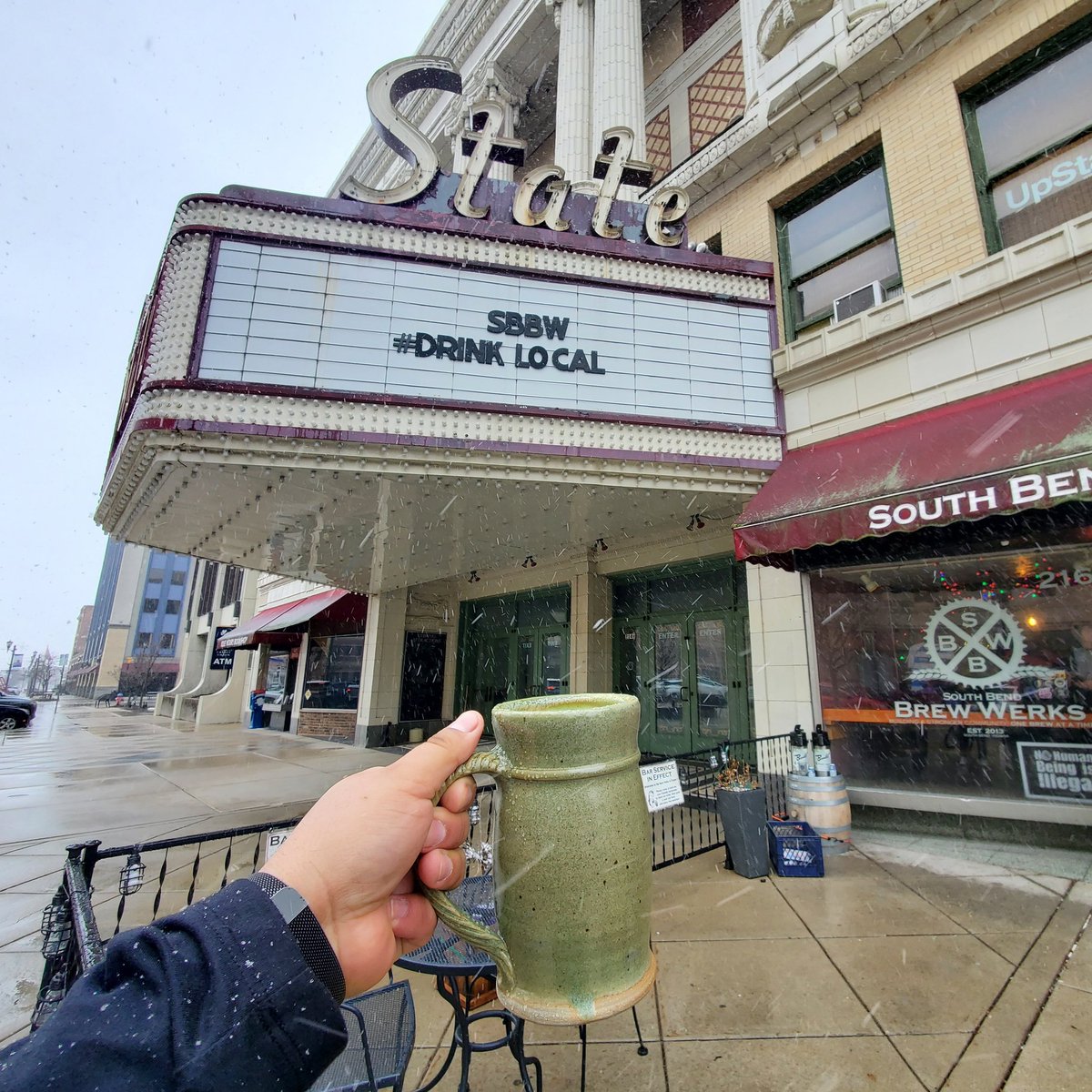 SouthBendJuan's tweet photo. At the Polar Beer Club SBBW at the @SBBrewWerks with some cool people. Come hang on the patio. It's really not that cold out. #Beer4Good #MySouthBend #MySouthBend https://t.co/67X80JoNmR