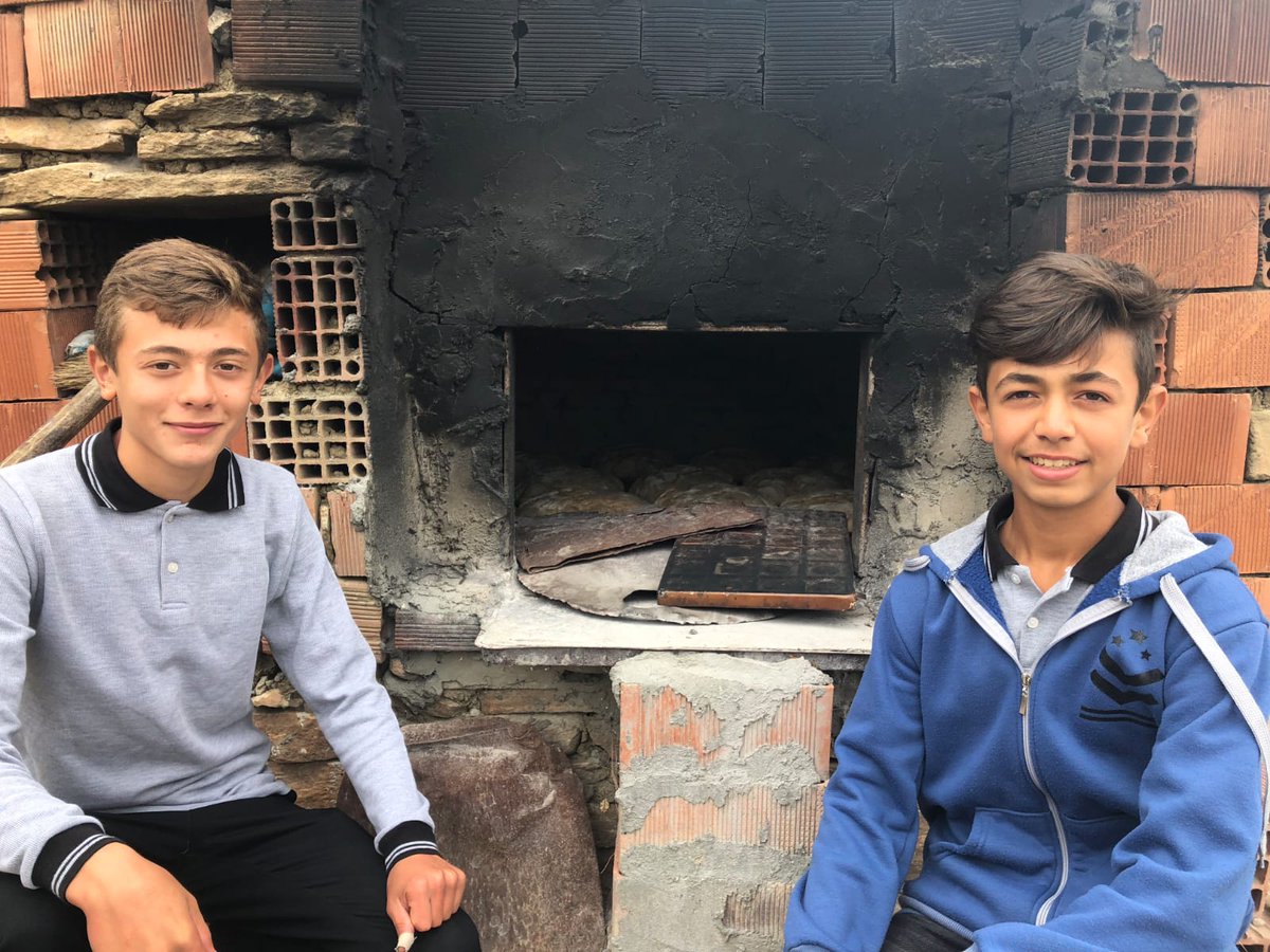 Halektra's tweet photo. Öğrencilerimizi ve değerli velilerini tanımak adına sık sık veli ziyaretlerinde bulunduk. 
@GordesM 
#gördesteeğitim 
@ziyaselcuk
@tcmeb
@mdikici45
@ManisaMeb
@GordesMEM
@Ibrahimcoskunc1 https://t.co/BkE1TRN32F