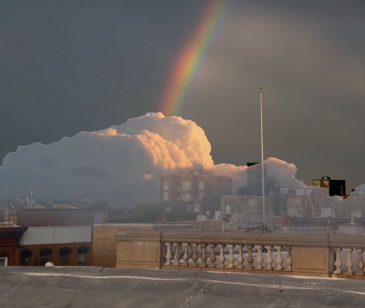 bmbulletproof's tweet photo. Am I strong enough 
to walk through this rough storm 
in order to see a rainbow.

ฉันจะอดทนผ่านพายุนี้
เพื่อไปเจอสายรุ้ง
ได้ไหมนะ. https://t.co/iEnKTPoJ6Q