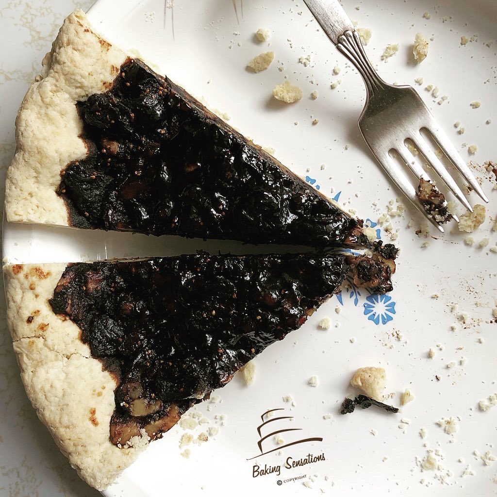 SensationBaking's tweet photo. Pretty in Pictures!

Ain’t she though? Presenting a dried fig, walnut, &amp; chocolate tart! After so many sweet desserts over the holidays, this delectable treat balances natural flavors without any refined sugar.
#dessert #bakingsensations #bakerslife #baker #homebaker #foodstyling https://t.co/hMe3GLCXMg