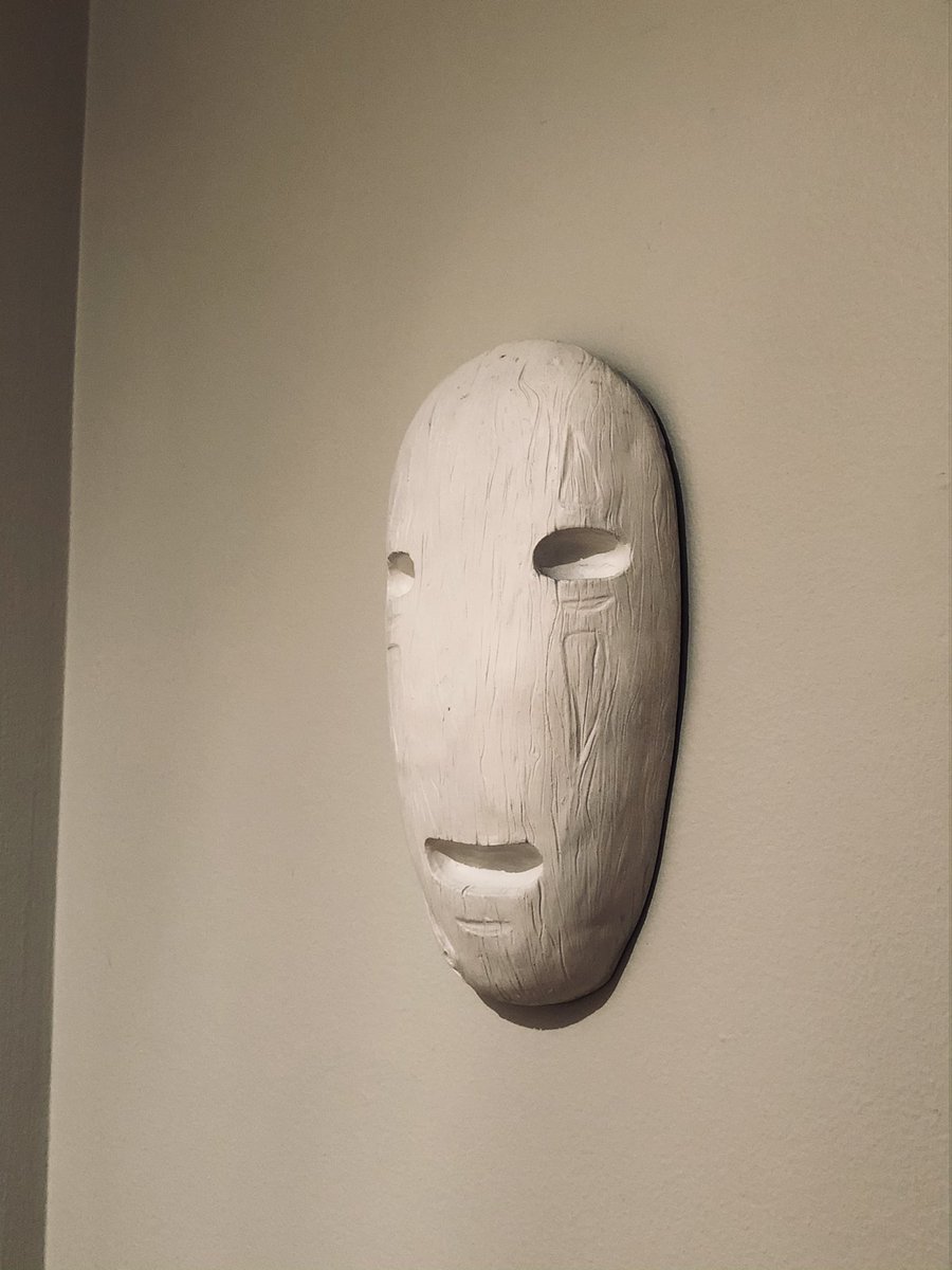 lilsproutstudi1's tweet photo. I got them hanging! We’re making progress! 🤙🏻 I think I’m going to start painting No-Face today and I’m so stoked ✨
•••
#zeldaartwork #masks #maskdecor #studioghibli #loz #zeldamask #korokmask #noface #dekumask #etsyseller https://t.co/qxFlcln75B