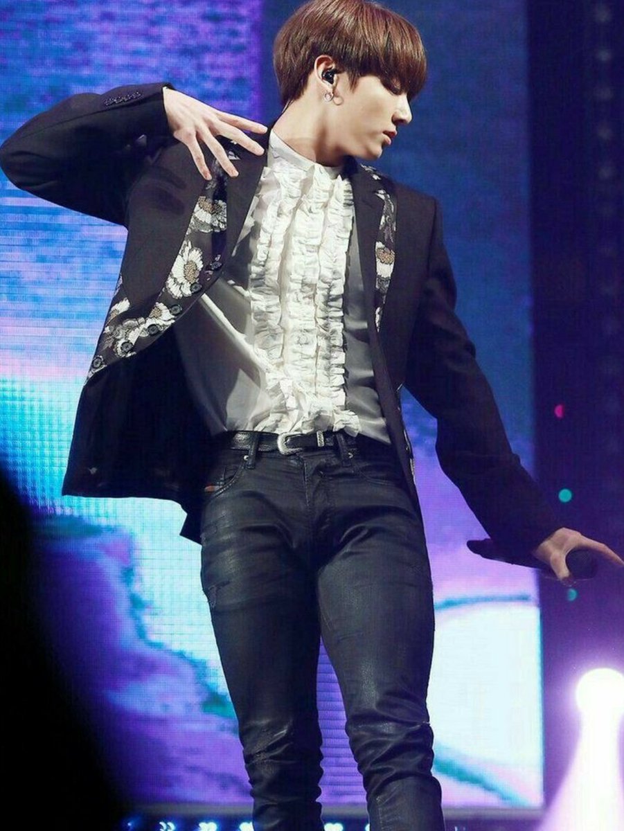 Jeon Jungkook having the Sexiest thighs —a thread bc you can't relate with him