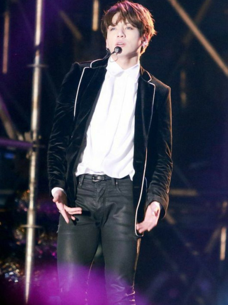 Jeon Jungkook having the Sexiest thighs —a thread bc you can't relate with him