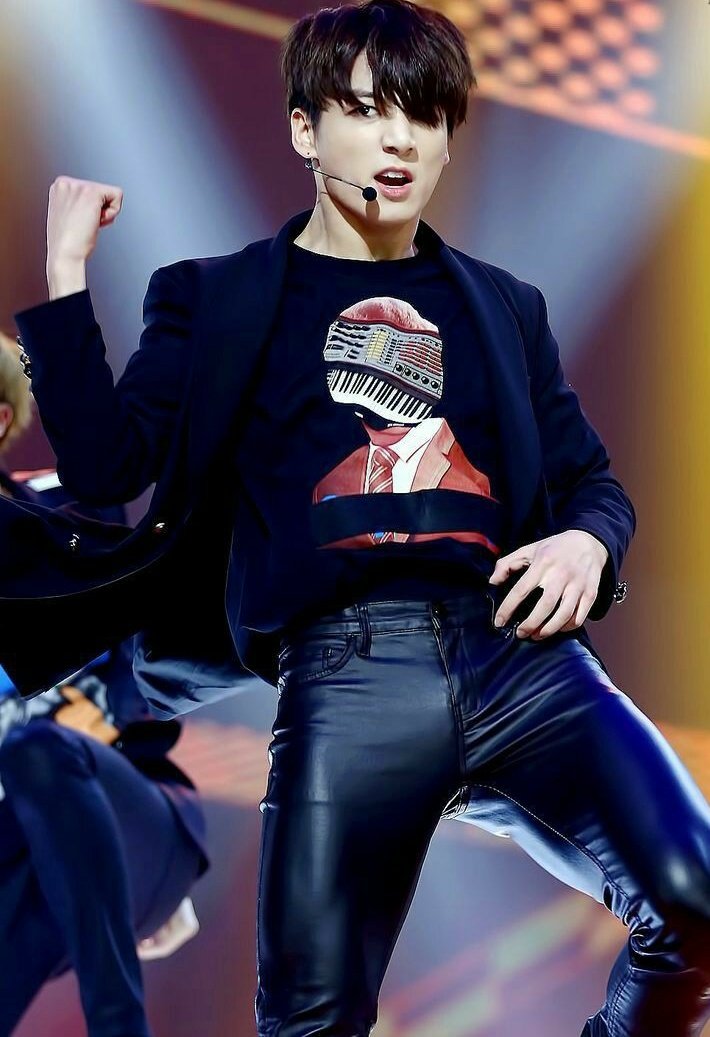 Jeon Jungkook having the Sexiest thighs —a thread bc you can't relate with him