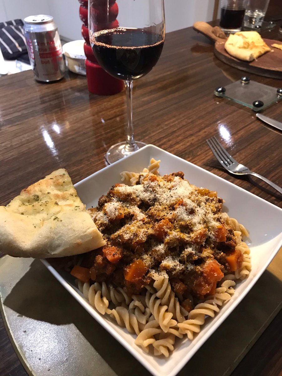 joerooney87's tweet photo. Thoroughly enjoyed the @ChesterHockey Saturday Kitchen last night! A group of our awesome juniors and I made spag bol and a cheese sauce for those who fancied lasagna. No fingertips lost and only one tea towel fire, I'd call that a success! #lifeskills #uniprep #parentsnightoff https://t.co/zaQwxcT2xu