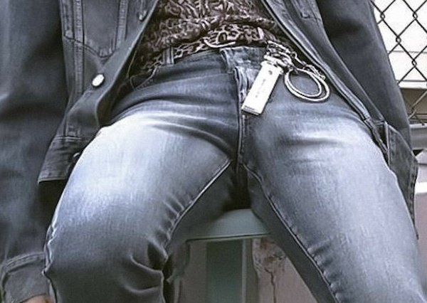 Jeon Jungkook having the Sexiest thighs —a thread bc you can't relate with him