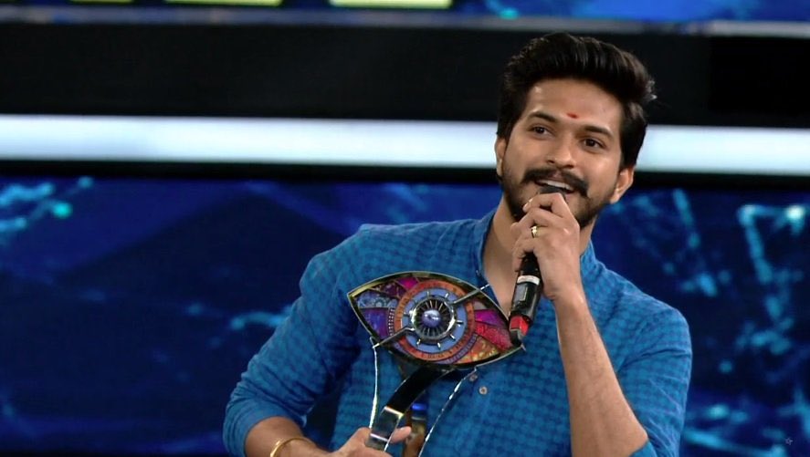 shriicuts's tweet photo. My Boy is looking avlo azhagu ! The one man I constantly rooted for and will always root for❤️🥺Mugenuuu,Azhagu da ne🙈😘

#BiggBossTamil4 #BiggBossTamil #MugenRao https://t.co/0ZPMmiJ0Z4