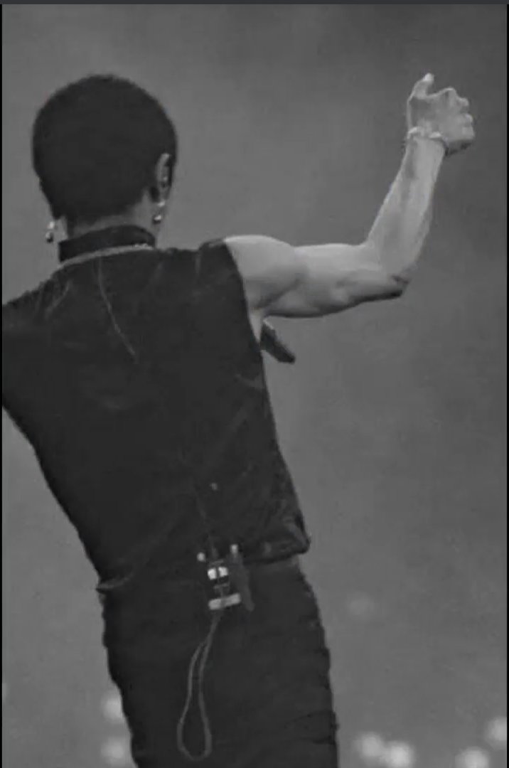 Lovester2830's tweet photo. Why so Hot and Sexy Huahua
#HuaChenyu https://t.co/uQCbDDAsuV