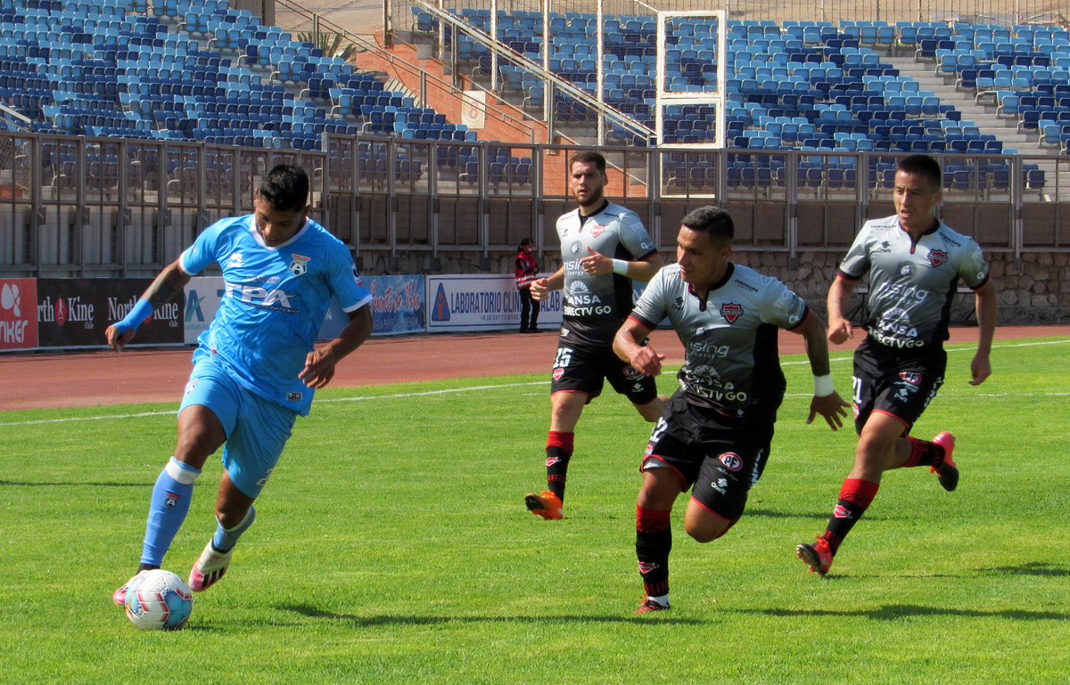 SM_AricaOficial's tweet photo. 📸 Imágenes del primer tiempo de San Marcos de Arica 🆚 Ñublense de Chillán.
#VamosLosBravos
#OrgulloMulticultural https://t.co/g4Qebnjqvd
