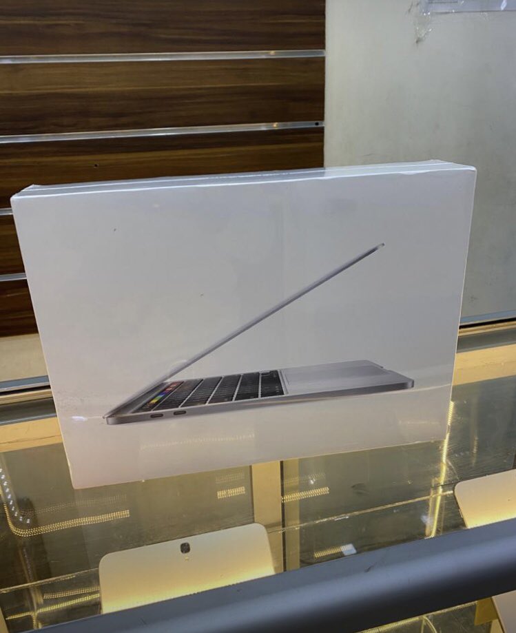 mobile_center_'s tweet image. MacBook Pro Touchbar 
Année 2020
Core i5
Disc dur 1Tera Ssd 
Ram 16GB
13Pouces

Prix: 1.220.000fr

📞77 874 16 08

À 700 Retweet un Ordinateur HP sera offert parmi les retweeteurs