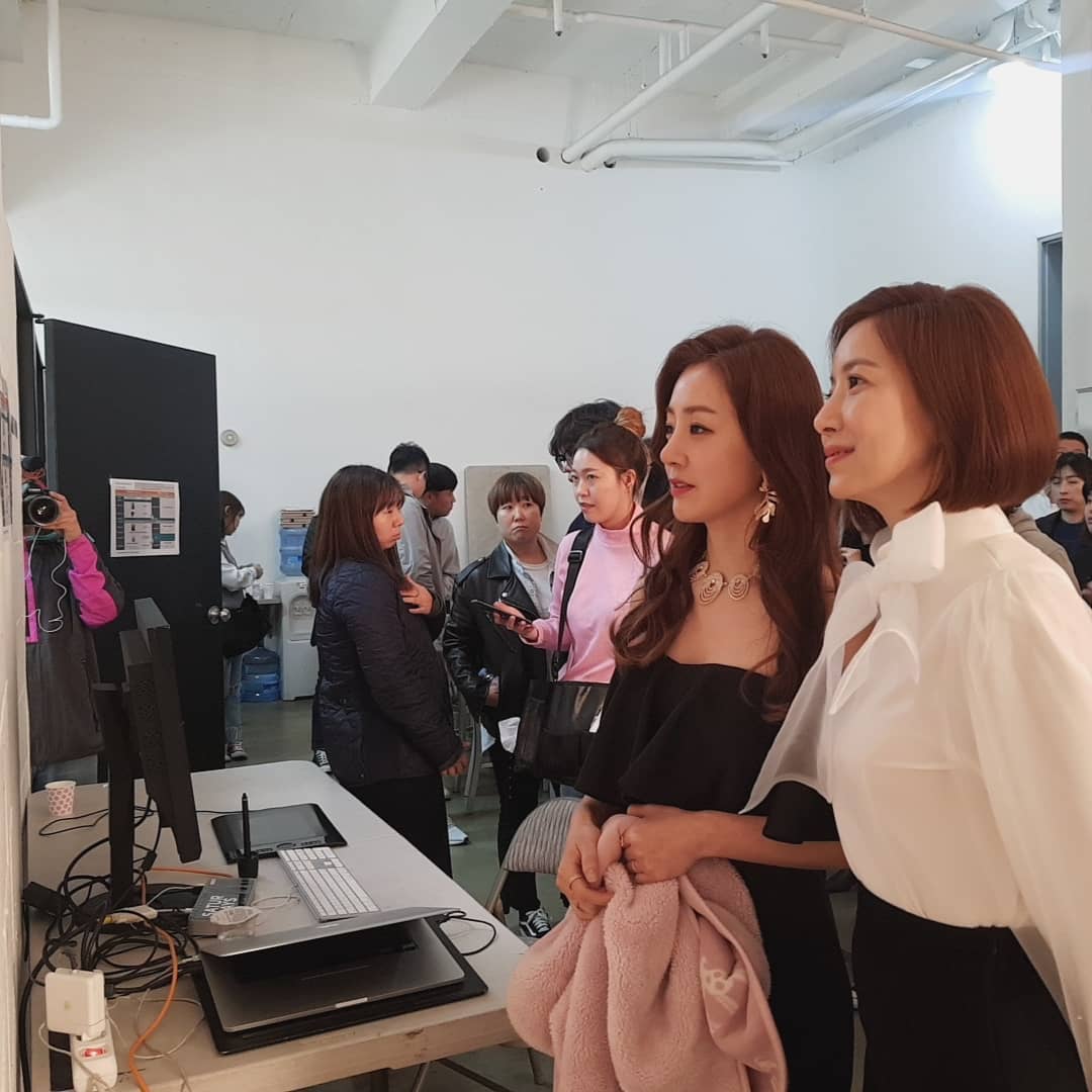 mixed pictures of them just cause