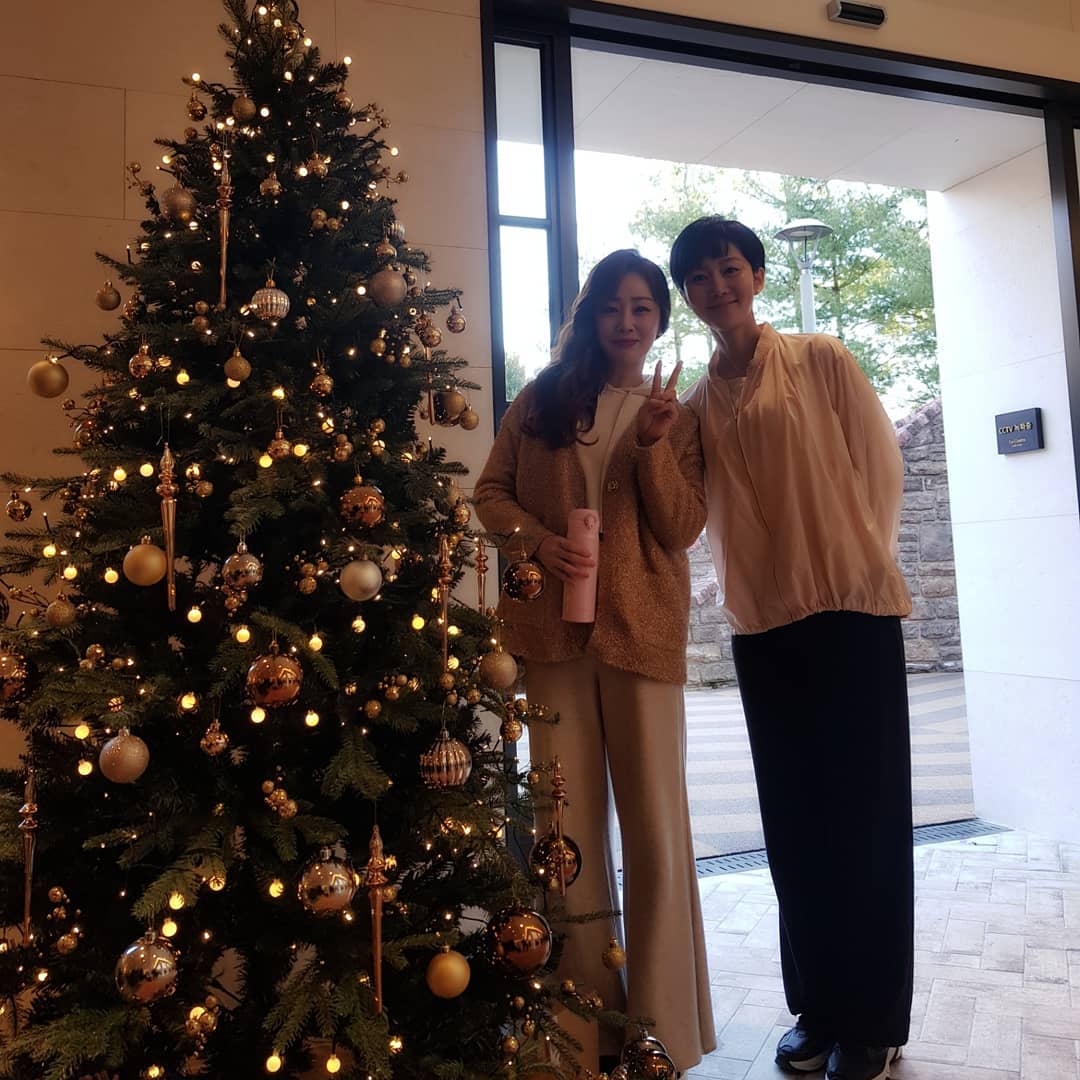 mixed pictures of them just cause