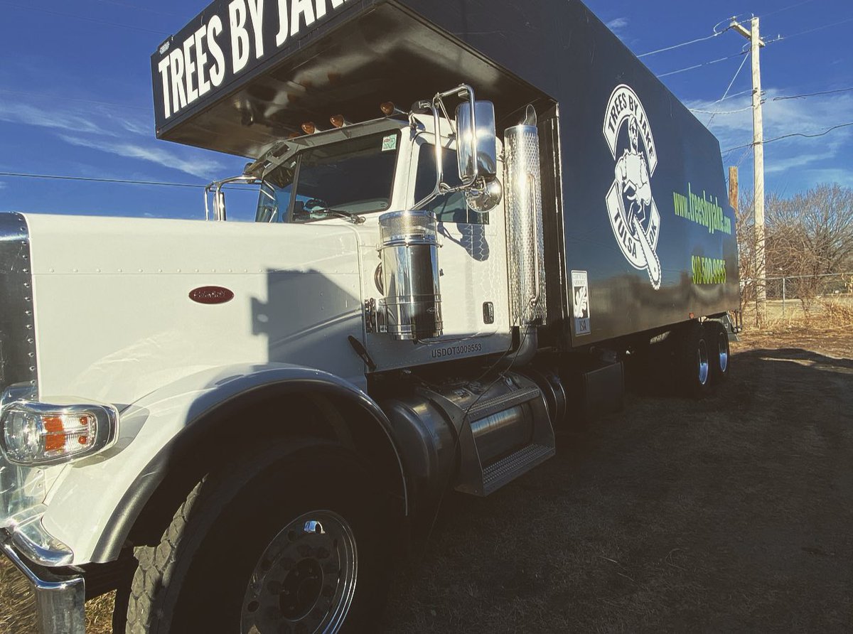 Fresh outta a bath and all cleaned up!  🛁 🧼