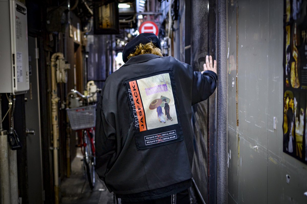 jasfack_tokyo's tweet photo. ポスター (セットアップ付き)

30,000yen.
《Limited "6" Set》

Poster Size：A3
"Set Up" Size：M/L

…VIRTUAL KILLER… 

https://t.co/uhaz1pgjTO https://t.co/IazyUU8Oqh