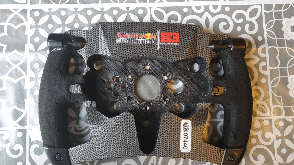MattPJR53's tweet photo. After many many months I have finally finished my temp T300 direct bolt on @redbullracing steering wheel. Time to get the 100% custom wheel done now. π€¦ββοΈπ€£π #ps4 #ps5 #f1 #thrustmaster #3Dprinting #racing https://t.co/D5X0KbofwA