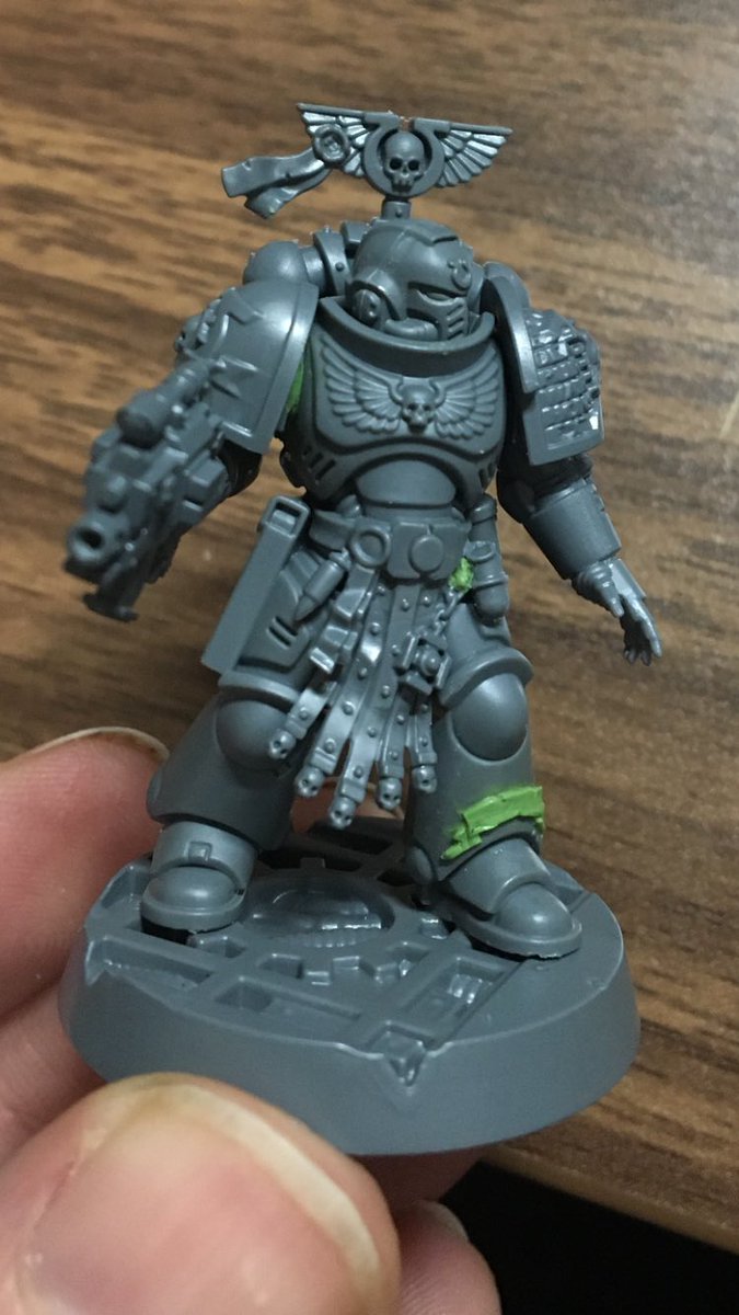 wackostracko's tweet photo. Vael Donatus has crossed the rubicon! Really enjoyed this guy. Had to open up the stance to accommodate the smaller gun and to give a more commanding stance #deathwatchoverkill #Warhammer40k https://t.co/LNNiSfNSfW