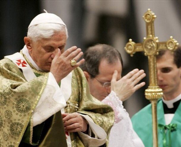 guatemayabyesi's tweet photo. "Making the Sign Of the Cross... means saying a visible and public 'YES' to the One who died and rose for us, to GOD who in the humility and weakness of his love is the Almighty, stronger than all the power and intelligence of the world" +++
--Pope Benedict XVI

#Peace 
#ProLife https://t.co/0gG9FUJ7uZ