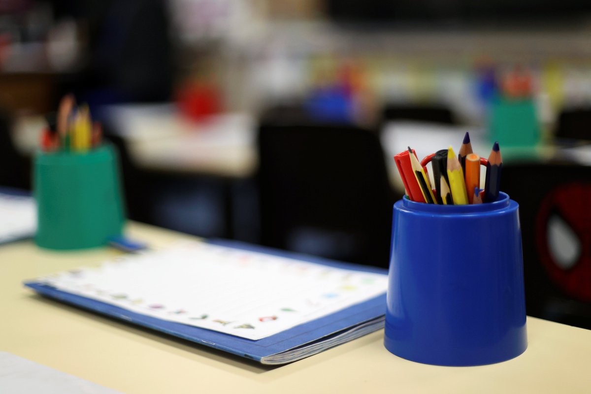 AztecaNoticias's tweet photo. En #Chile, el regreso a #clases_presenciales será el próximo 1 de marzo. El 48% de las #escuelas implementará sistemas de días alternos. El 39% recibirá a la totalidad de sus alumnos y el 13% combinará horarios. Entérate de esta y otras noticias aquí����🏼https://t.co/jRdYUK3VyA https://t.co/dbAChatYCa