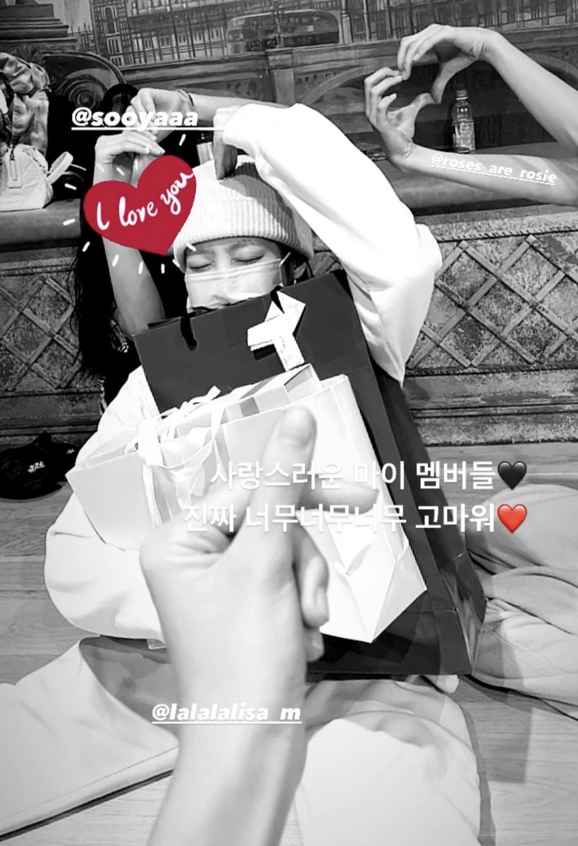 jenlisaposts's tweet photo. God i love them so much i love all of them so much im SCREAMING https://t.co/3viUCL97yW