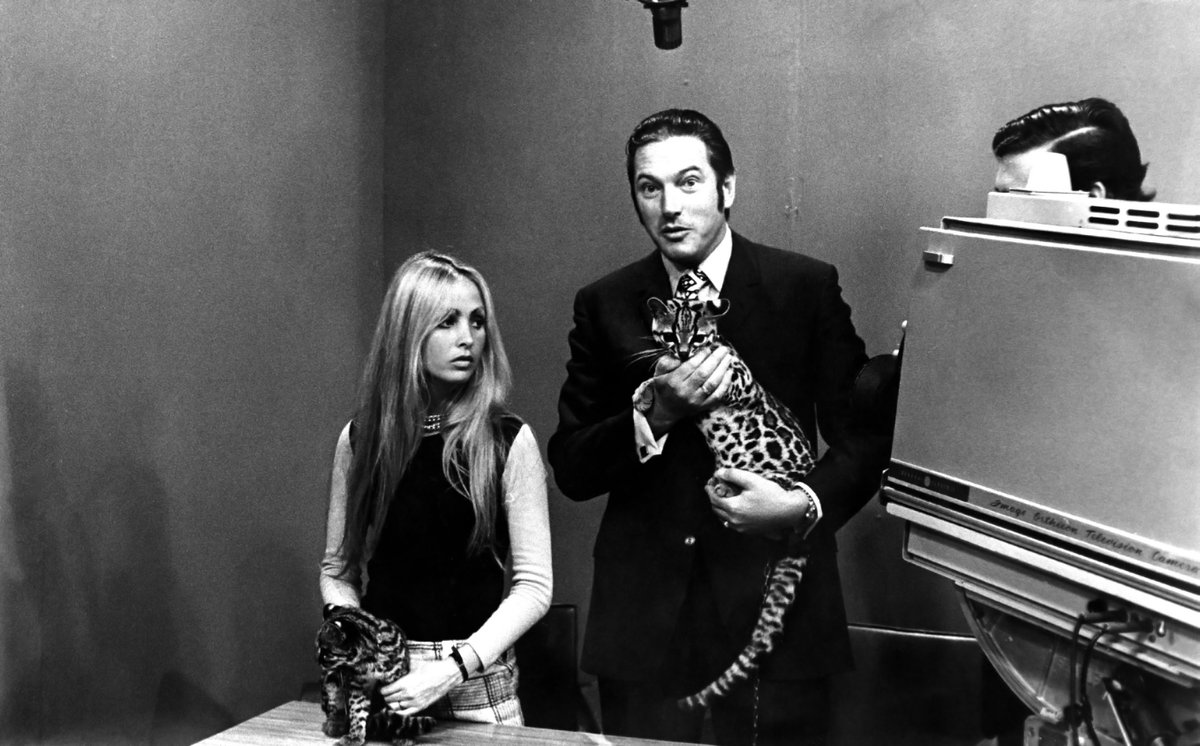 Sus programas de televisión: "Zoológico Infantil", "La Fauna" y "Campamento en la selva" educaron a generaciones de venezolanos en el conocimiento, amor y respeto a la fauna. Una forma de divulgación que hoy, por desgracia, ya no se hace.