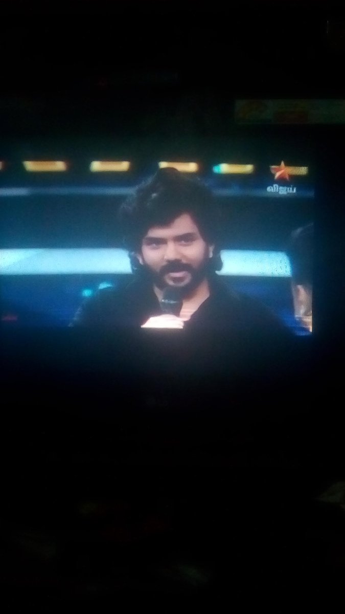 Kavinfansoff's tweet photo. Thalaivan is here #BBKingKavinArrival https://t.co/2FstQliIsG