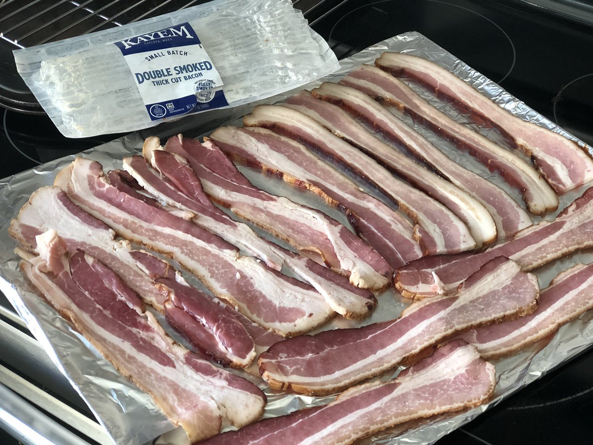 KendraPetrone's tweet photo. In case you were wondering.
We ❤️ 🥓 in this house. How did I not know that @KayemBrand made bacon?!
Well, they do and I may have gotten a little too excited about it. 😂🤷🏻♀️
#kayem #kayembrand #kayembacon
#bacon #smallbatchbacon #smallbatch #familycrafted #newengland #ad https://t.co/QSKf0yBTE5