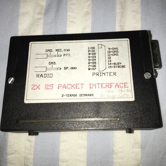 ea4aat's tweet photo. ¡Lo encontré! 👍🏽
Llevaba tiempo buscando el programa e interface que usaba en los 80 con el #ZXSpectrum para hacer #radiopacket a 1200 bauds #afsk en vhf con un YAESU FT-411E y una antena de 1/4 de onda en el balcón. https://t.co/h86d4dc9Pz