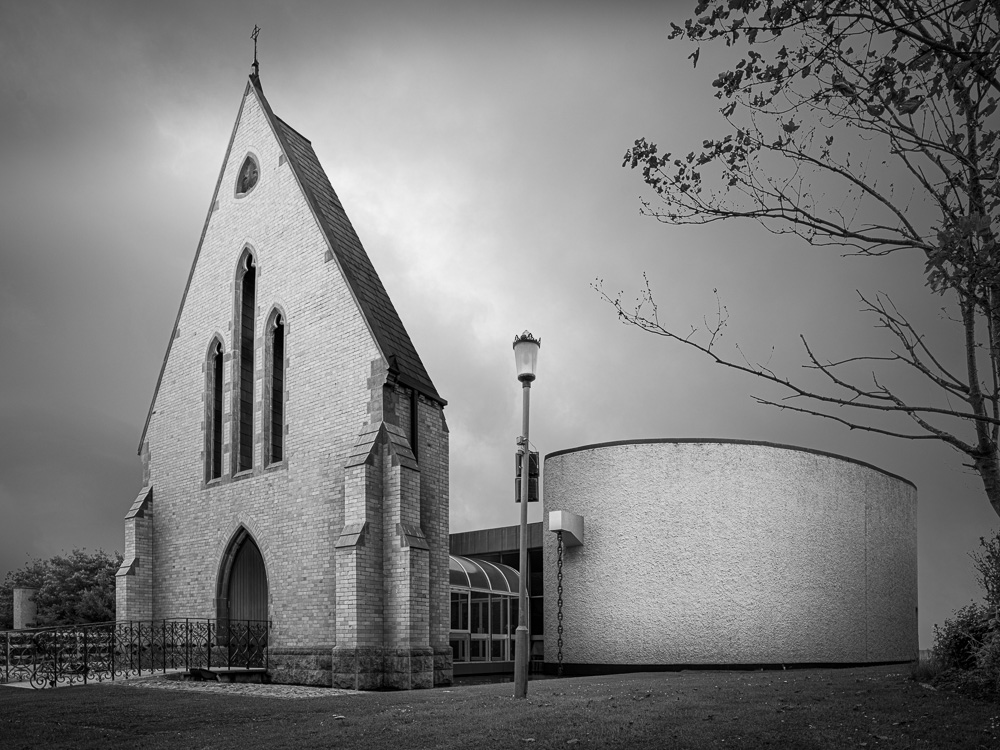 picturesby_JOE's tweet photo. Church of the Sacred Heart, Laytown | Liam McCormick, 1979
#meath #laytown #boynevalley #liammccormick #ThePhotoHour @the_full_irish_ #irelandsancienteast #discoverireland https://t.co/S7hTrM1azz