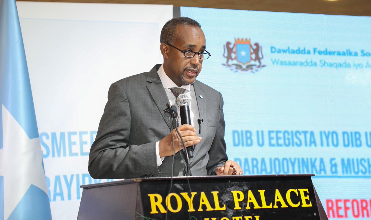 SomaliaMolsa's tweet photo. The first Conference on the review and reform of the pay and grade structure of the civil servants is underway in Mogadishu with the inauguration of @SomaliPM H.E  @MohamedHRoble. https://t.co/bfgy3mxLfR