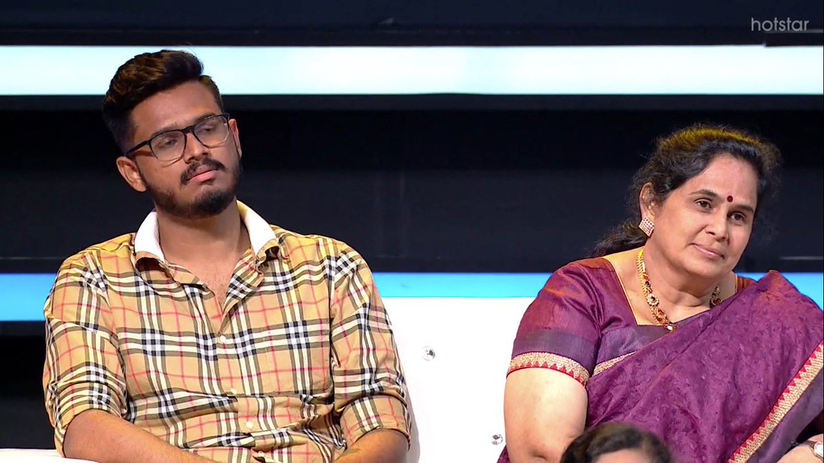 iamsanJay2607's tweet photo. The reassurance and positive vibes given by #Ramya &amp; #Rio’s family members is worth mentioning

“Velile va , Nan iruken”,with such family support and blessings, 1 can 1ly be positive &amp; reach heights of success❤️

#BiggBossTamil4 #BeLikeRamya #Ramya #RamyaPandian @iamramyapandian https://t.co/W3i8Mc9mFQ