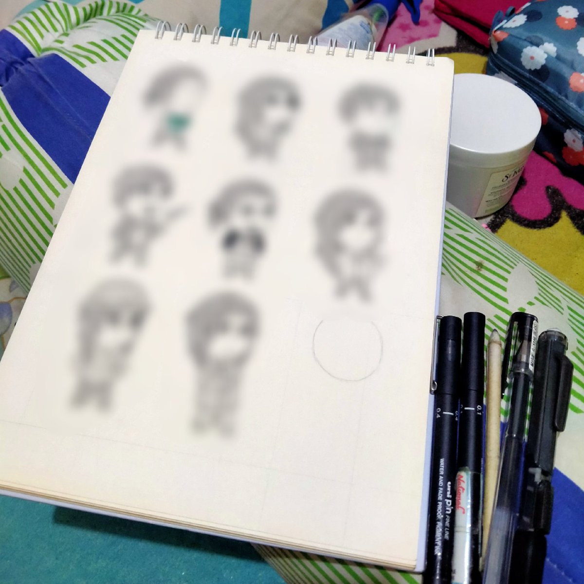 midzygurangs's tweet photo. Ang saya idrawing ng mga gurang 😭

- 💚 https://t.co/1moxKS6CVn