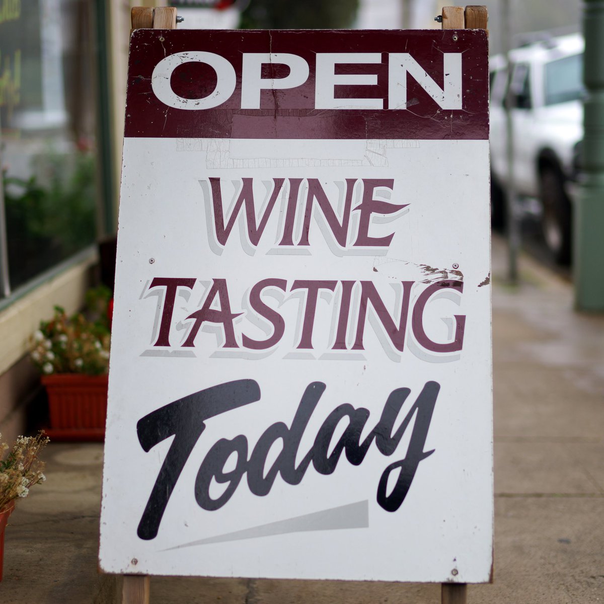 We are open! Join us for a beautiful day of sipping wine and strolling through Sutter Creek🍷🌞