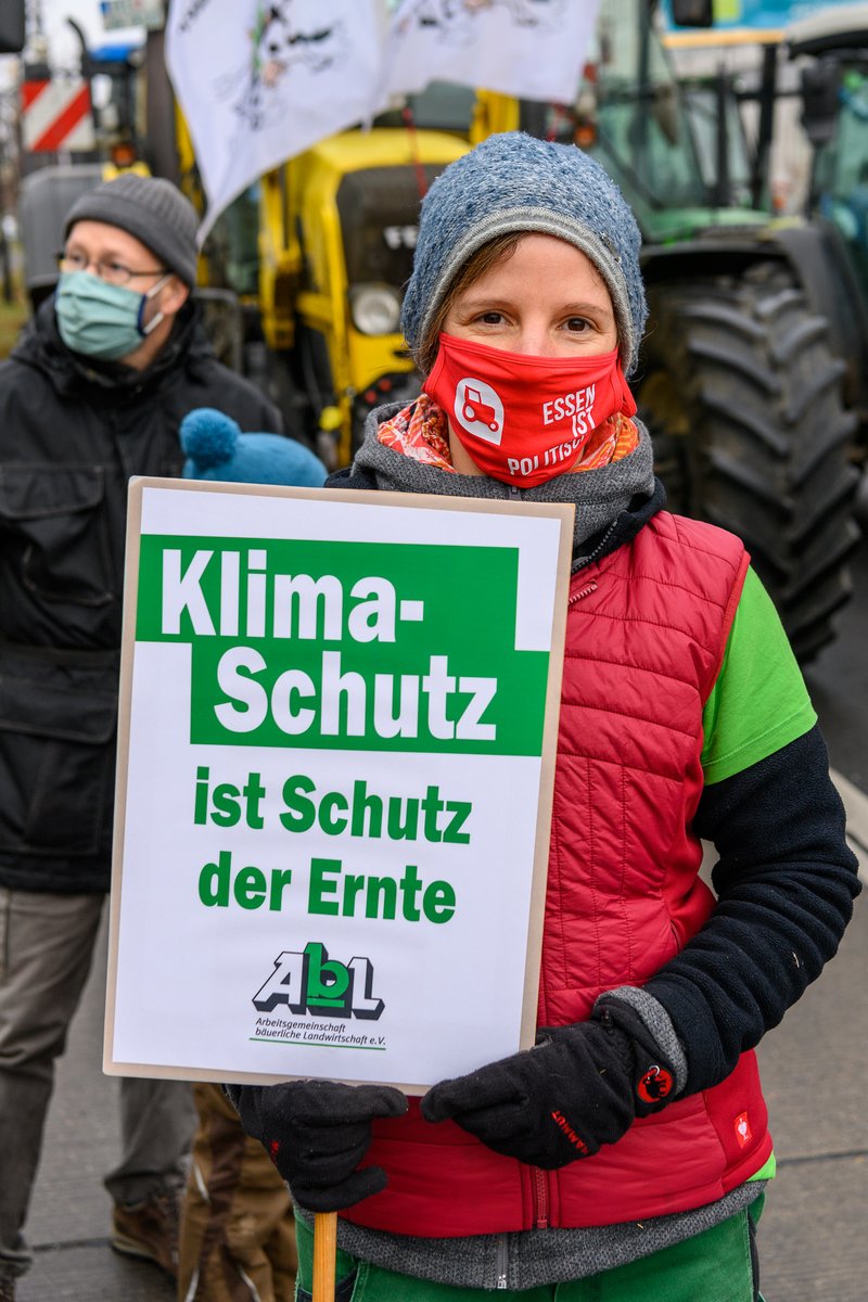 StefanMuelller's tweet photo. Klimaschutz ist Schutz der Ernte! #AbL #AgrarwendeLostreten #Agrarwende #WHES21 #WirHabenEsSatt https://t.co/MjwBz8THCz