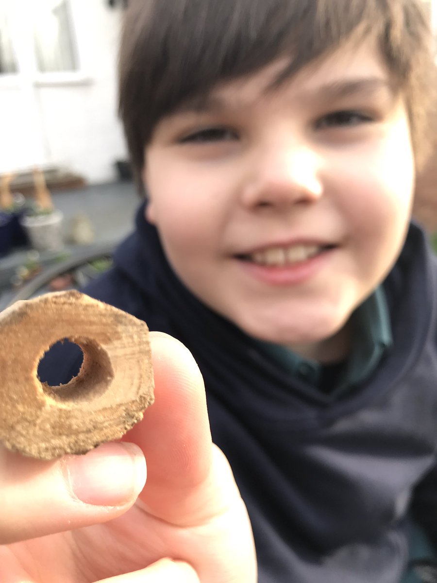 37thchingford's tweet photo. Wintercamp 2021 making a whistle #myVictorinox #myvictorinox #wintercamptv
#wintercampTV
#37thchingfordscouts
#scouts
#glnescouts
#wintercamp2021
#thegreatindoors
@scoutadventures https://t.co/TQyNx5iAI3