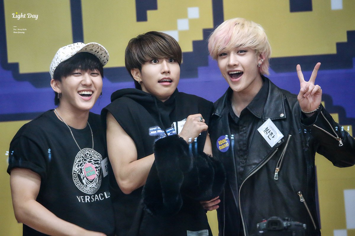 бан чан джисон. бан чан и джисон. чонин и джисон. бан чан джисон. банчан и чанбин.